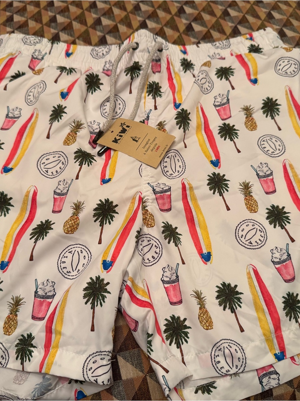 NWT Kiwi St Tropez White Tropical Print Swim Shorts w/ Colorful Motifs Sz42-L/XL
